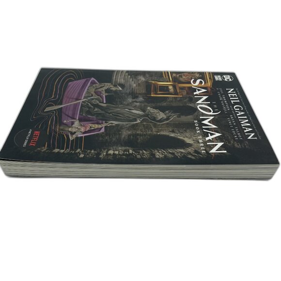 The Sandman Book Three by Neil Gaiman - DC Black Label (Netflix Tie-In) - Picture 4 of 4